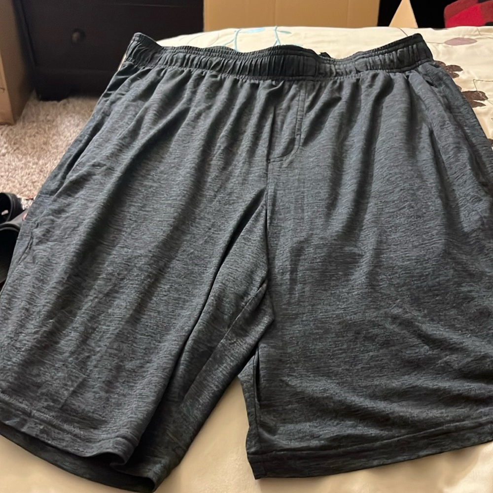 Short basketball
